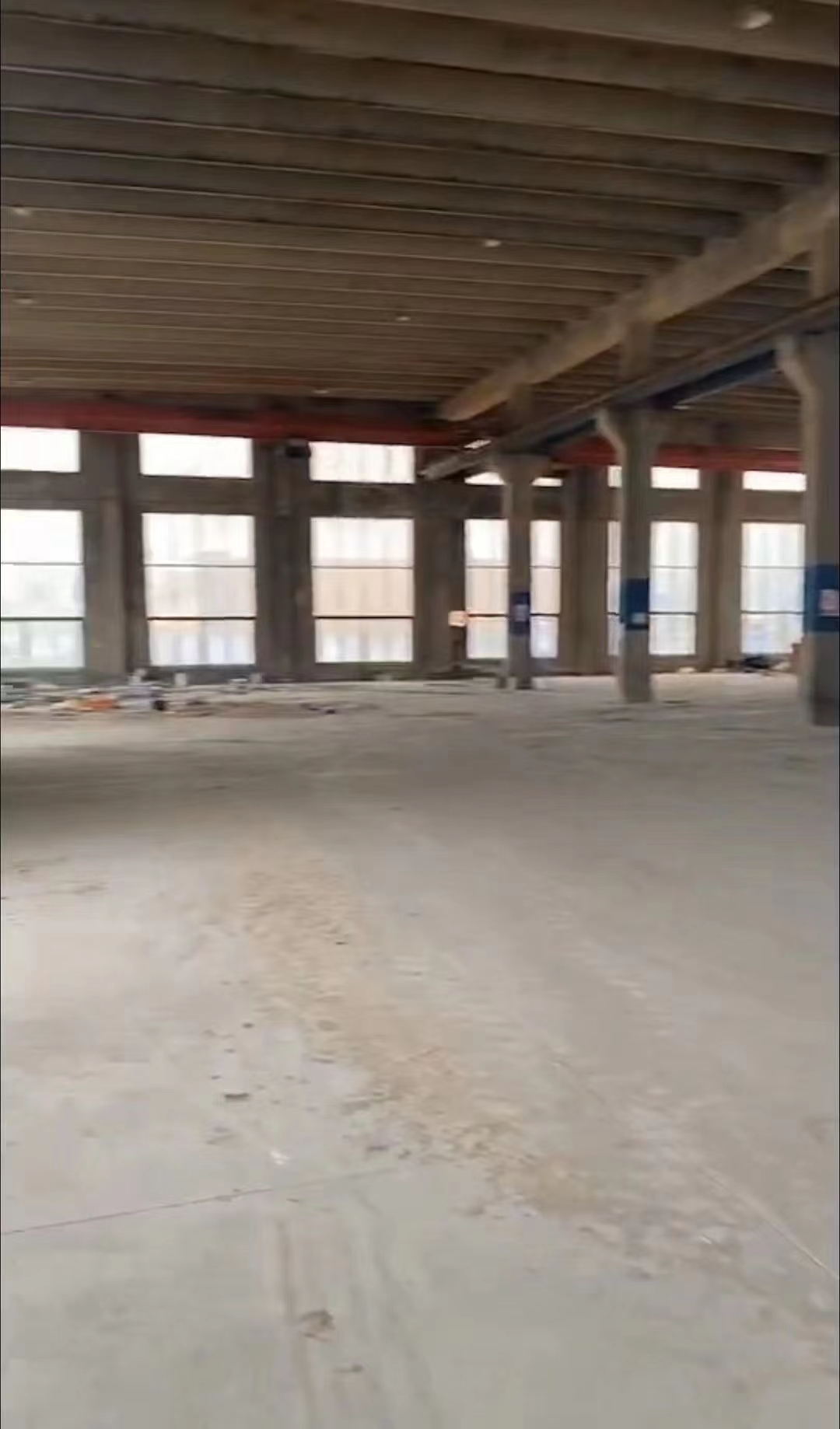 出租義烏東工業(yè)用地廠房1200平，有航吊