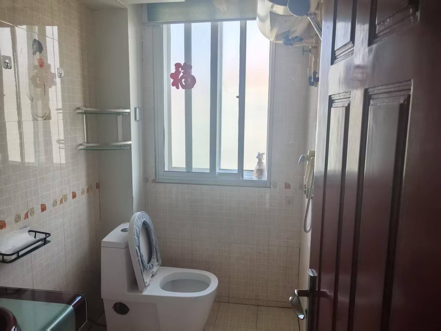 實驗中學附近三樓出租